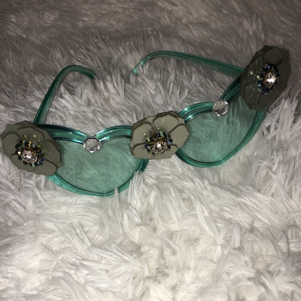 sunglasses 👓 - Picture 2 of 2